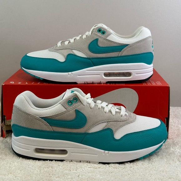 Nike Other - Nike Air Max 1